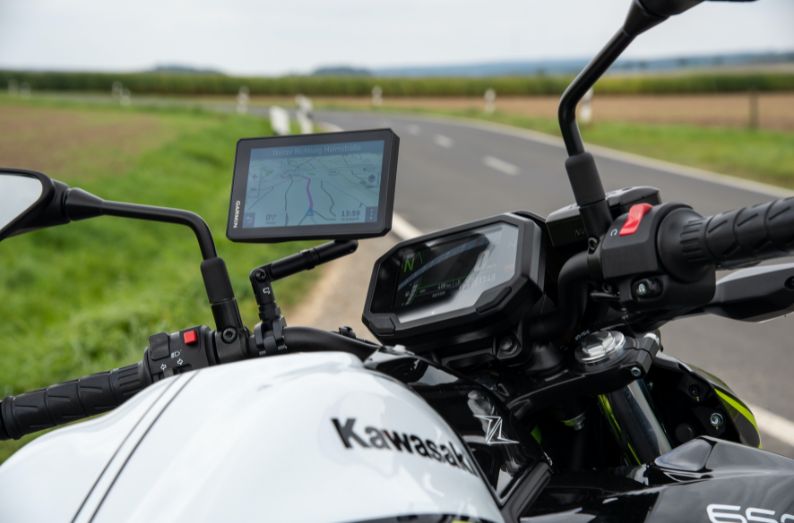 Best Adventure Motorcycle GPS: Garmin Zumo XT vs Zumo XT2