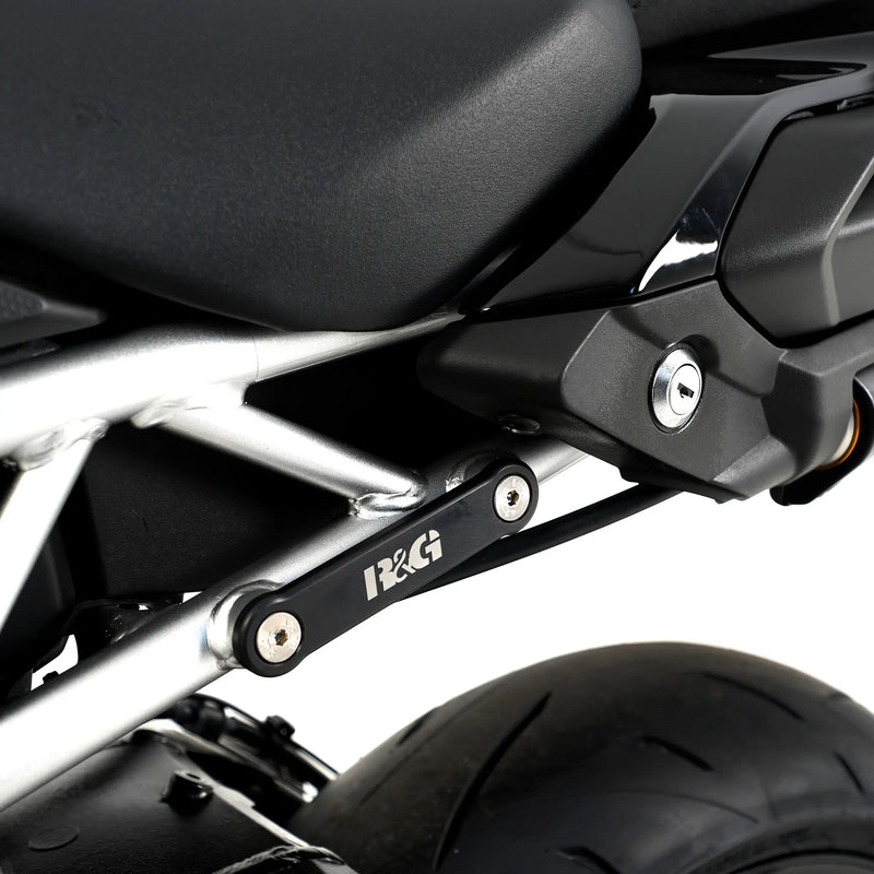 r g racing rear foot rest blanking plates for kawasaki zx 25r 20 suzuki gsx s1000 gt 22 suzuki gsx s 10000 gx 24 pair