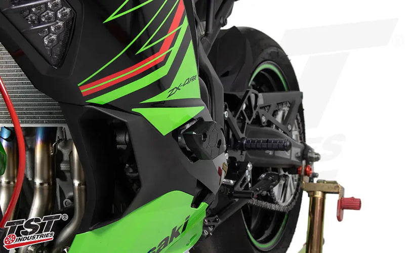 tst frame slider crash protection kawasaki zx 4rr 2023